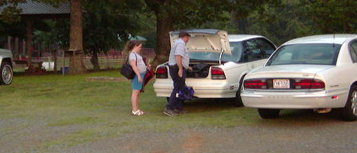 Jimmy and Teresa Smith arriving at the picnic